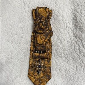 Gold Paisley Men's Tie Necklace with Brooch and Pin.